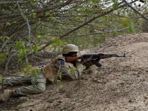 جندي من بوركينا فاسو يشارك في تدريبات بالقرب من واغادوغو 