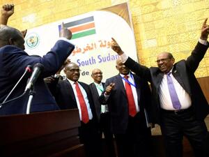  الأطراف المتحاربة في جنوب السودان توقع على اتفاق سلام في الخرطوم
