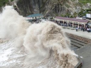 الاعصار القوي تشان-هوم  يتوجه الى الساحل الشرقي للصين