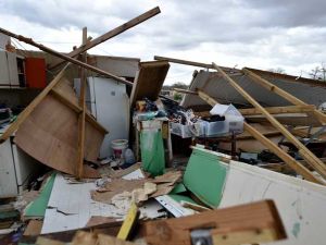 حطام خلفه إعصار “ماريا” الذي ضرب جزيرة بورتوريكو الأمريكية