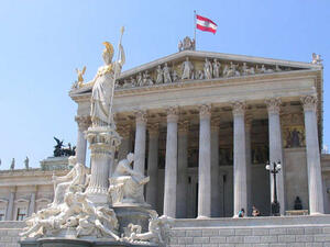 وفقا لخبراء الأمم المتحدة، يولد في العالم من 0.05 إلى 1.7% من ثنائيي الجنس