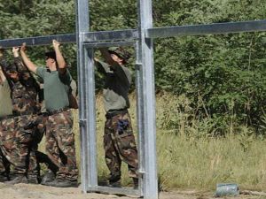 المجر تبني سياجا حدوديا ثانيا على طول حدودها الجنوبية مع صربيا