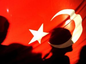 ترى المعارضة العلمانية في هذا التعديل محاولة للسيطرة على المحاكم 