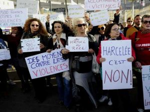 تعاني امرأة واحدة من بين كل 6 نساء وواحد من بين 25 رجلا من ممارسة الجنس القسري 