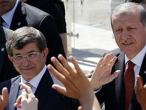 داود أوغلو يعلن دعمه أردوغان في الانتخابات الرئاسية
