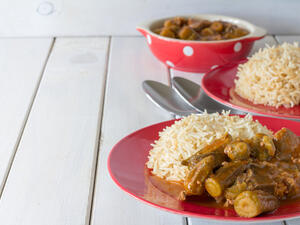 طبق البامية مع الأرز بالشعيرية