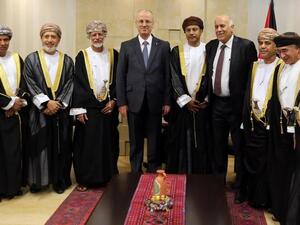 عباس يوجه رسالة شفهية لعُمان..
