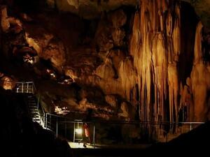 Al Hoota used to attract around 75,000 visitors annually before it was closed for renovation. (YouTube)
