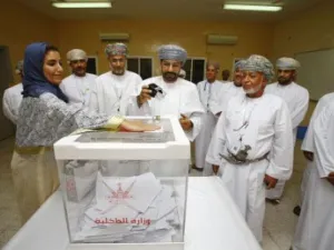 العمانيون ينتخبون اعضاء مجلس الشورى