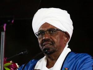 البشير هدد من سماهم "المخربين وضعاف النفوس الذين جبلوا على الأنانية والجشع" 