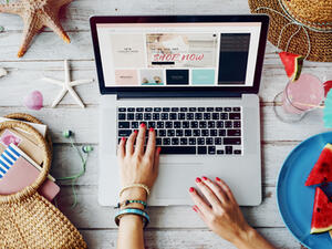 يمكن أن يكون شراء الملابس على الانترنت طريقة رائعة لتوفير الوقت والمال