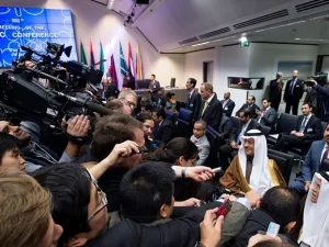 The chaotic scene at OPEC’s ordinary meeting on December 4, 2015. (AFP/ File)