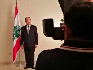 خضعَ عون لجلسة تصوير "رئاسية"