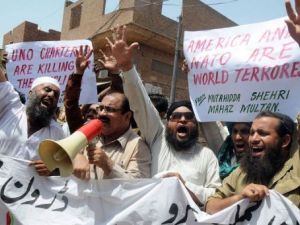 أكثر من 10 قتلى في هجوم انتحاري