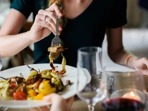 Women are more likely to slash their calorie intake if menus clearly show what each meal contains, a new study says. (Pixabay)