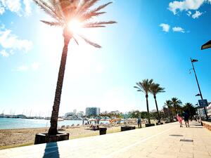 That short walk during summer can become a tiring experience for UAE residents. (Pexels)