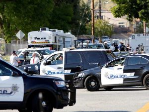 المسلح لديه تاريخا جنائيا شمل اتهامات بحيازة أسلحة وعنف 
