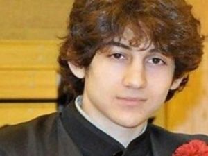 قبل اعتقاله كتب على جدران القارب : الحكومة الأميركية تقتل مدنيين أبرياء