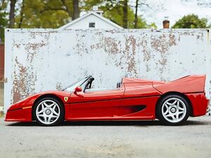 أول نسخة أنتجتها الشركة وعرضتها في تدشين السيارة العالمي الأول في معرض جنيف عام 1995.