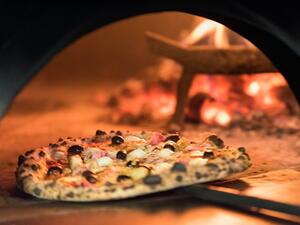 400 Gradi, a Naples-inspired Italian restaurant, is the creation of chef Johnny Di Francesco