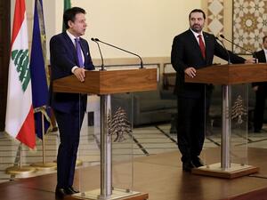 Lebanese Prime Minister Saad Hariri (R) and his Italian counterpart Giuseppe Conte give a join press conference at the Grand Serail, the prime minister headquarters in Beirut, on February 7, 2019. (AFP)
