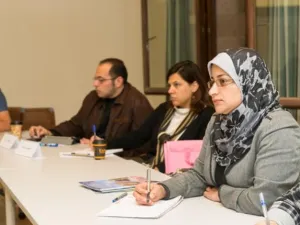 طالبة خريجة من الجامعة الأمريكية بالقاهرة
