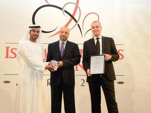 Abdulkadir Hussain receiving the award