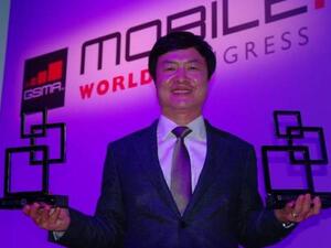 Award received by Dr. Hankil Yoon, SVP of Global Product Strategy Group