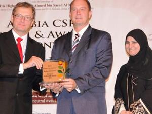 Boeing receiving the award