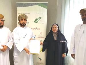 Sohar Islamic delivered a donation covering the cost of workshops intended to help women in Salalah learn how to start and market home-based businesses.