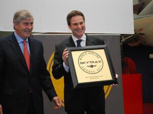 Edward Plaisted, Skytrax’s CEO, presents Peter Baumgartner, Etihad Airways’ Chief Commercial Officer, with the Skytrax Award for Best Airline First Class