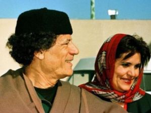 صفية فركاش البرعصي وزوجها معمر القذافي  