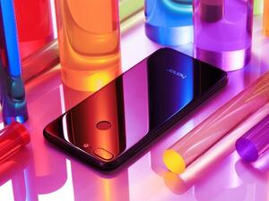 يتألف Honor 9 Lite بتصميم من زجاج 2.5D وشاشة كاملة بدون إطار قياس 5.65 بوصة.