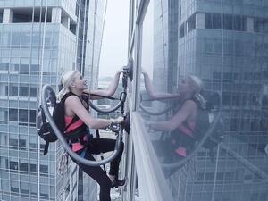 Climber harnesses power of  LG Cordzero™ to scale office tower