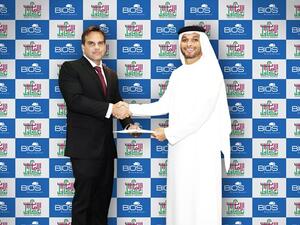 Mohammad Alhawari, Takaful Emarat’s Managing Director, and Dominic Docherty, Chairman, BIOS, during the signing ceremony. 