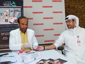 Ooredoo employee at the blood testing session