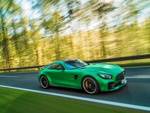 The design of the AMG GT R embodies sensuous clarity – hot & cool.