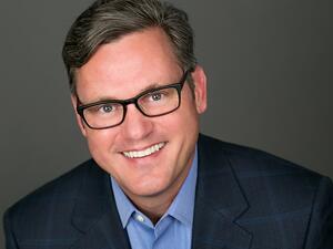 World-renowned inspirational speaker, leadership expert and best-selling author Tommy Spaulding