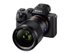 كاميرا α7R من سوني