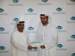 Held at ADFD’s headquarters, the cheque handing over ceremony was attended by Khalifa Al Qubaisi, Deputy Director General of ADFD, and Nabil Al Dhaheri, Director General of Dar Zayed for Family Care.