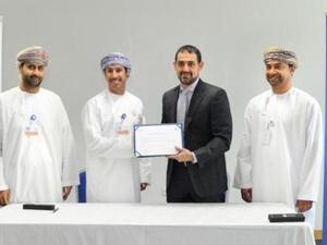 alizz islamic bank signs MoU with Omantel