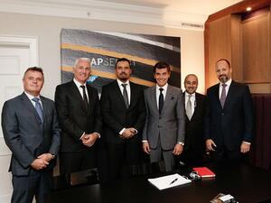 Faisal Malallah, IT Leader, Equate (center left) and Steve Tzikakis, President of EMEA, SAP (center right) lead the delegation.