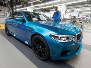بي ام دبليو M5 تدخل رسمياً خط الإنتاج 