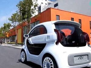 السيارة أطلق عليها اسم LSEV، وهي كهربائية، مشيرا إلى أنه تم طبعها خلال 3 أيام فقط.