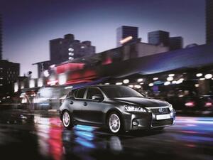 UAE’s first compact premium hybrid, Lexus CT 200h