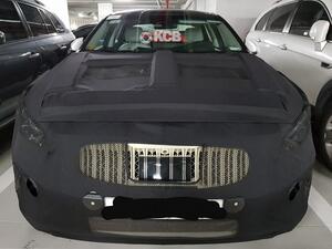 شوهدت كيا كادينزا 2019 بتحديثاتها الجديدة لمنتصف العمر للمرة الاولى. 