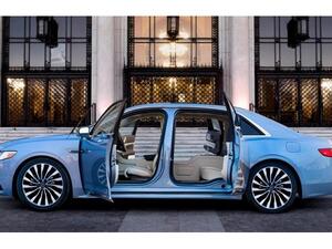 شاهد الأبواب المجنونة لسيارة لينكولن الجديدة بـ100 ألف دولار