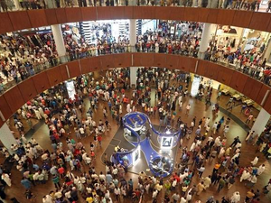 Check out the list of brands, malls offering 12-hour flash sale in Dubai. (KhT)