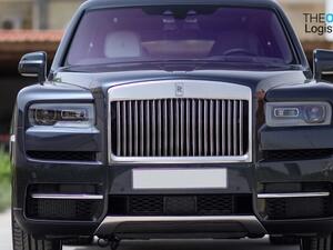 تحمل النسخة الأولى اللون الكحلي مع مزيج من الرمادي وتعتبر هذه الفئة هي الأفخم بين فئات كولينان.