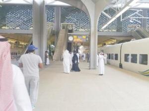Officials, experts, and media representatives at the Al-Sulaimaniah station in Jeddah before boarding the Haramain high-speed train to Madinah. (SG)